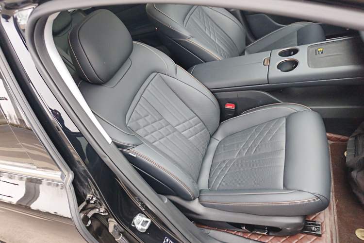 Used Baojun Enjoy 2025 Plug-in Hybrid 140km Luxury Edition Right Front Seat