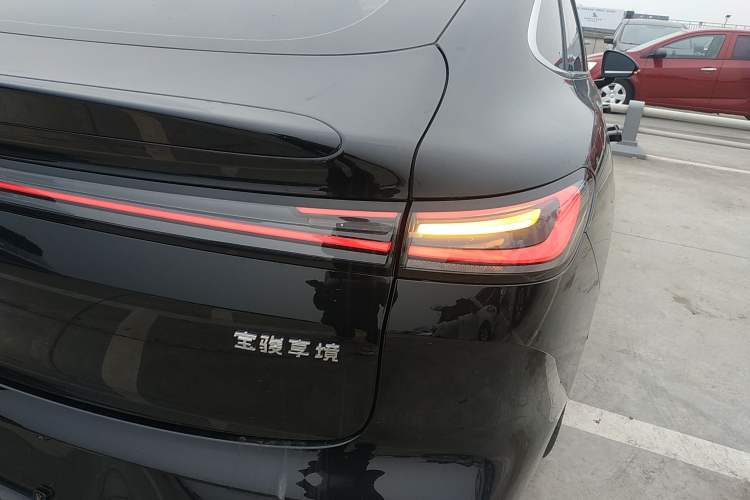 Used Baojun Enjoy 2025 Plug-in Hybrid 140km Luxury Edition Right Rear Taillight