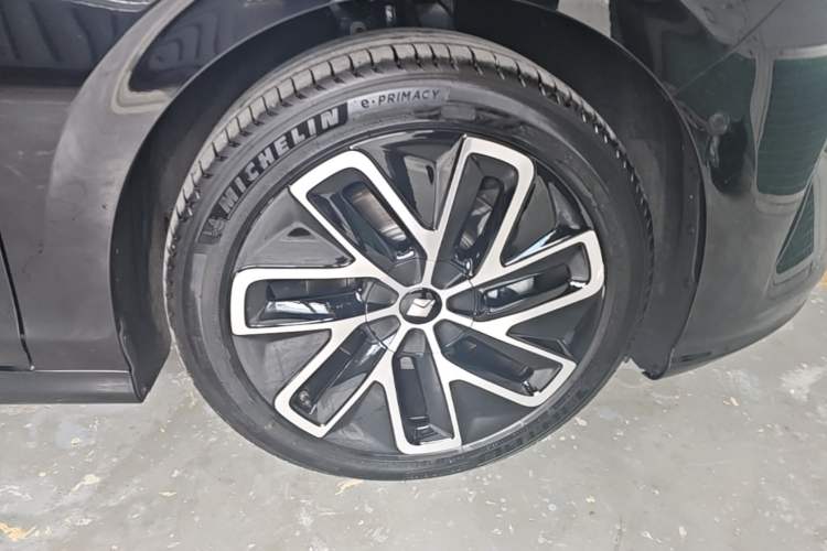 Used Baojun Enjoy 2025 Plug-in Hybrid 140km Luxury Edition Right Rear Wheel Hub