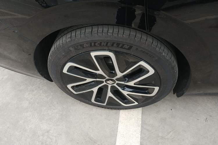 Used Baojun Enjoy 2025 Plug-in Hybrid 140km Luxury Edition Right Rear Wheel Hub