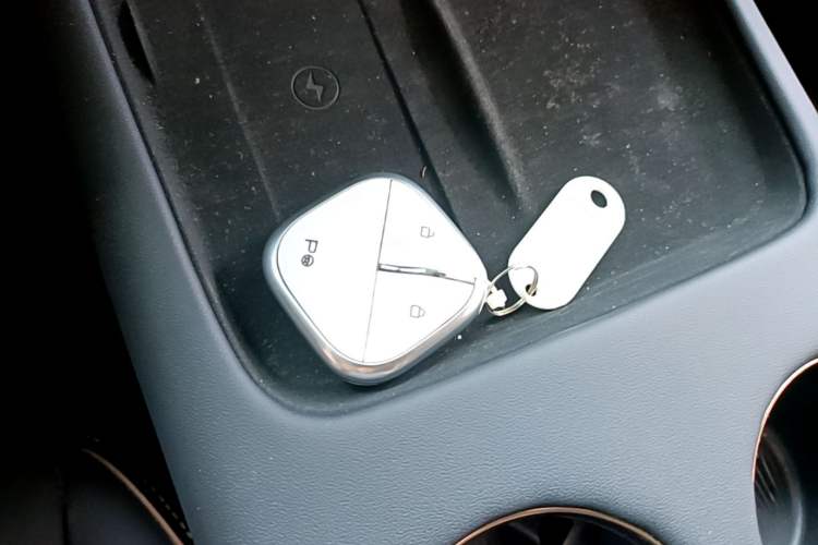 Used Baojun Enjoy 2025 Plug-in Hybrid 140km Luxury Edition Vehicle Key