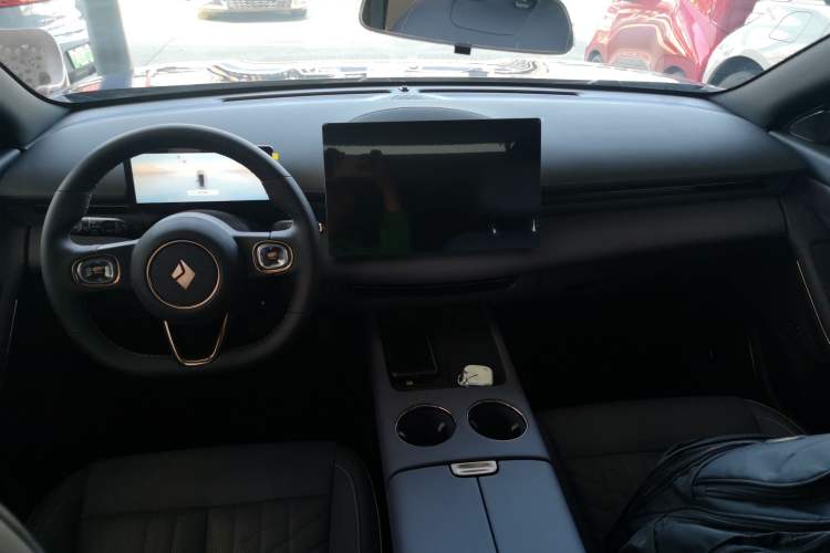 Used Baojun Enjoy 2025 Plug-in Hybrid 140km Luxury Edition Center Console