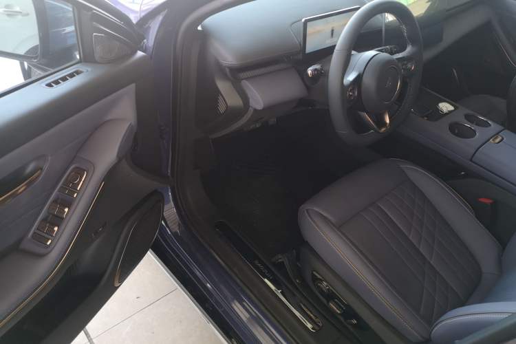 Used Baojun Enjoy 2025 Plug-in Hybrid 140km Luxury Edition Driver Seat