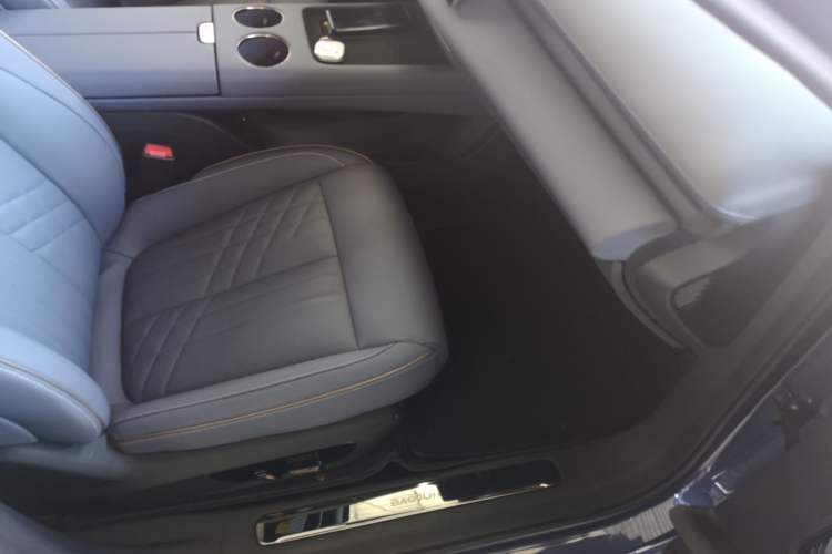 Used Baojun Enjoy 2025 Plug-in Hybrid 140km Luxury Edition Right Front Seat
