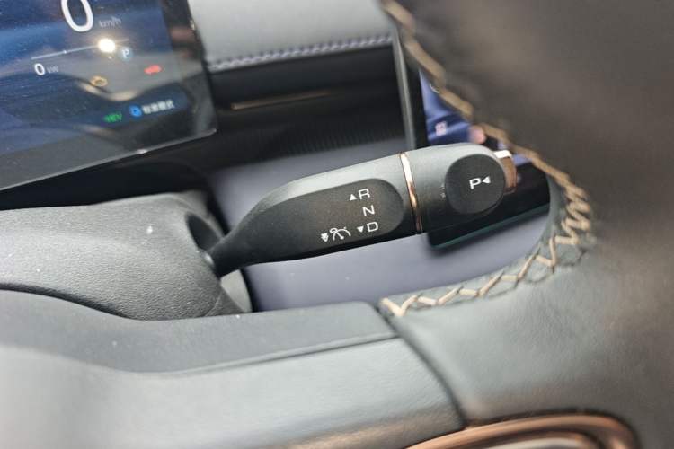 Used Baojun Enjoy 2025 Plug-in Hybrid 140km Luxury Edition Gear Lever