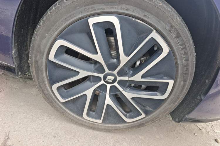 Used Baojun Enjoy 2025 Plug-in Hybrid 140km Luxury Edition Right Front Wheel Hub