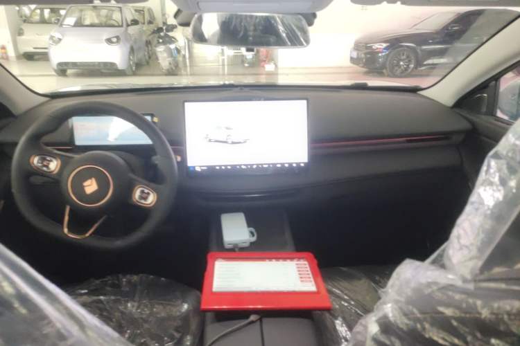 Used Baojun Enjoy 2025 All-Electric 600km Standard Version Center Console
