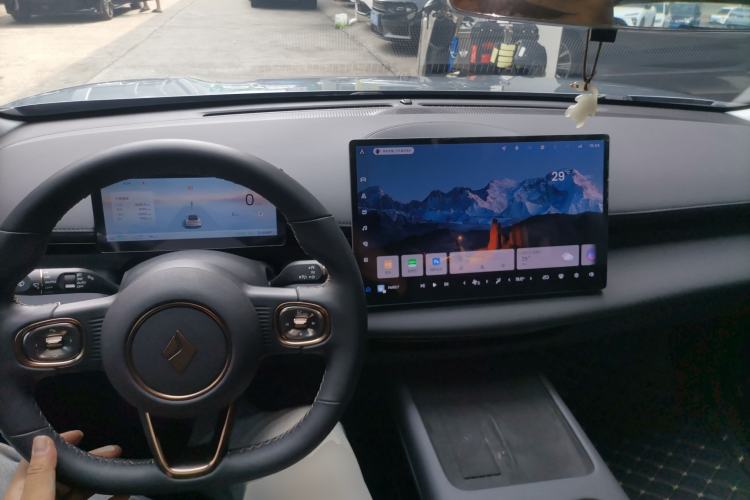 Used Baojun Enjoy 2025 Plug-in Hybrid 140km Luxury Edition Center Console