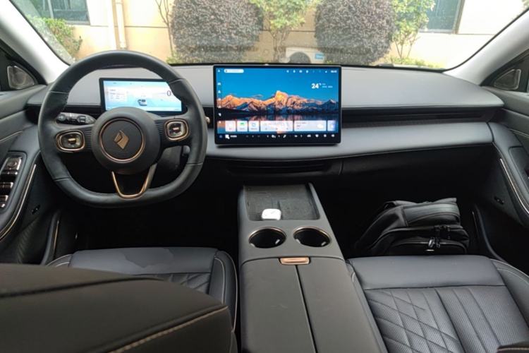 Used Baojun Enjoy 2025 All-Electric 600km Luxury Edition Center Console