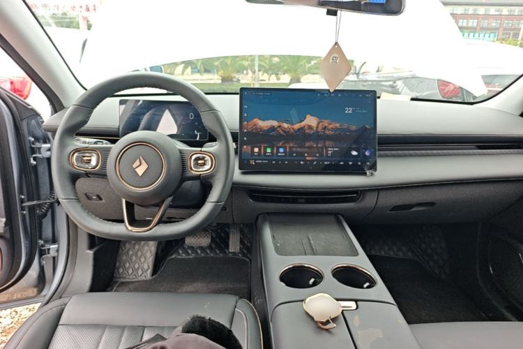 Used Baojun Enjoy 2025 Plug-in Hybrid 140km Luxury Edition Center Console