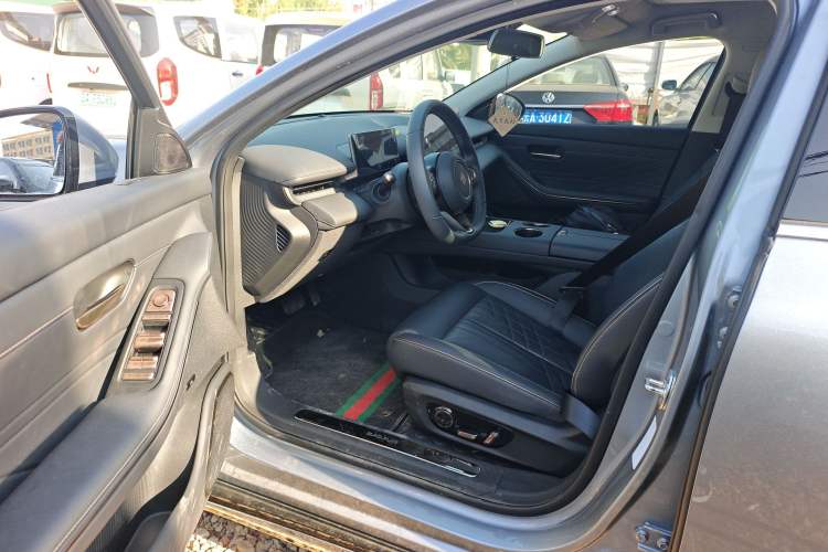 Used Baojun Enjoy 2025 Plug-in Hybrid 140km Luxury Edition Driver Seat