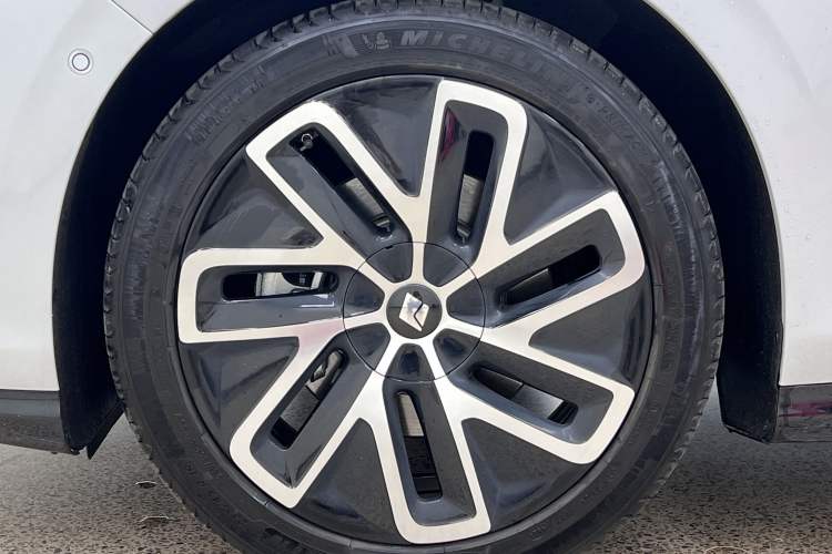 Used Baojun Enjoy 2025 Plug-in Hybrid 140km Luxury Edition Exterior 10