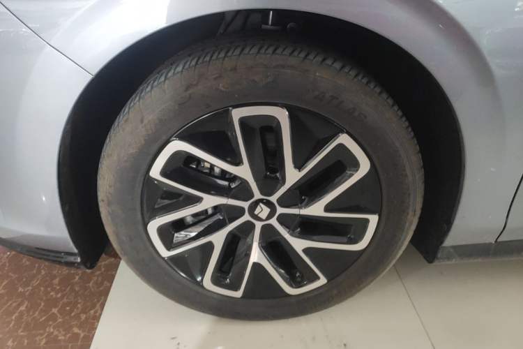 Used Baojun Enjoy 2025 All-Electric 600km Standard Version Exterior 4
