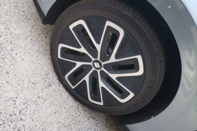 Used Baojun Enjoy 2025 Plug-in Hybrid 140km Luxury Edition Exterior 4
