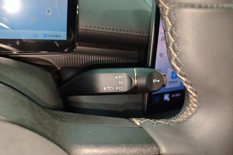 Used Baojun Enjoy 2025 Plug-in Hybrid 140km Luxury Edition Gear Lever