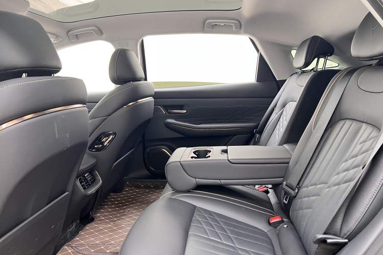 Used Baojun Enjoy 2025 Plug-in Hybrid 140km Luxury Edition Interior 11