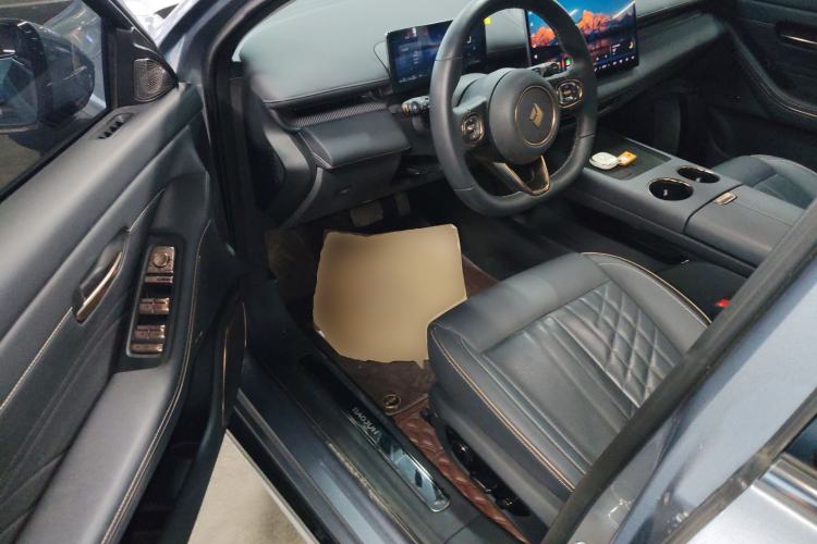 Used Baojun Enjoy 2025 Plug-in Hybrid 140km Luxury Edition Interior 3