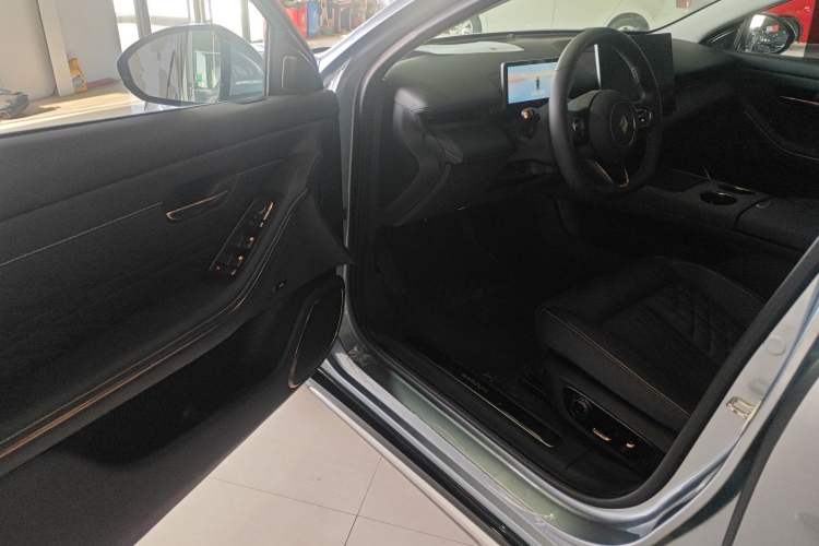 Used Baojun Enjoy 2025 All-Electric 600km Luxury Edition Interior 3