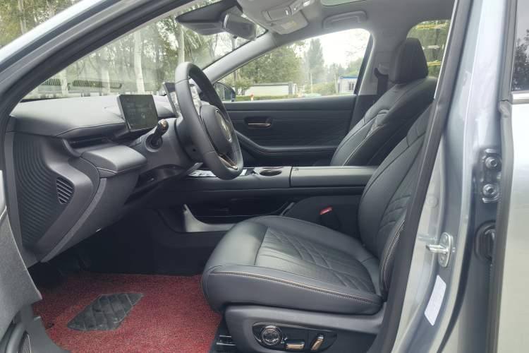 Used Baojun Enjoy 2025 All-Electric 600km Luxury Edition Interior 5