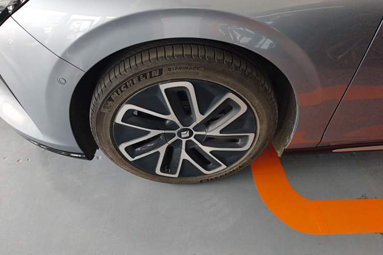 Used Baojun Enjoy 2025 All-Electric 600km Luxury Edition Left Front Wheel Hub