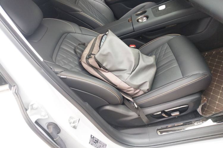 Used Baojun Enjoy 2025 Plug-in Hybrid 140km Luxury Edition Right Front Seat