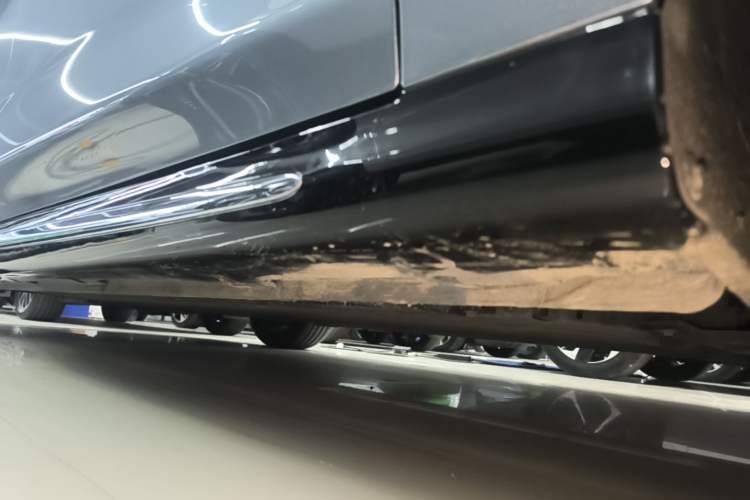 Used Baojun Enjoy 2025 All-Electric 600km Standard Version Right Side Sill