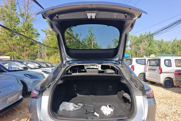 Used Baojun Enjoy 2025 Plug-in Hybrid 140km Luxury Edition Trunk
