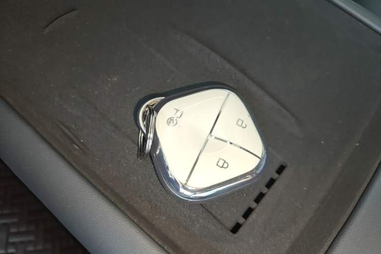 Used Baojun Enjoy 2025 Plug-in Hybrid 140km Luxury Edition Vehicle Key