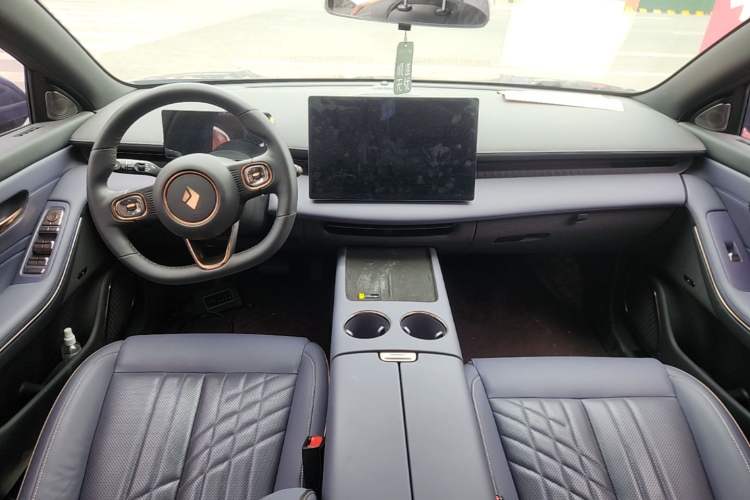 Used Baojun Enjoy 2025 Plug-in Hybrid 140km Luxury Edition Center Console