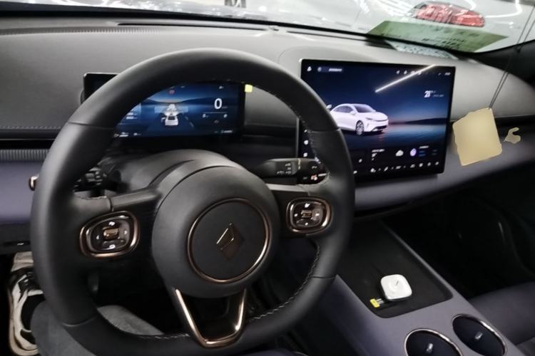 Used Baojun Enjoy 2025 Plug-in Hybrid 140km Luxury Edition Center Console