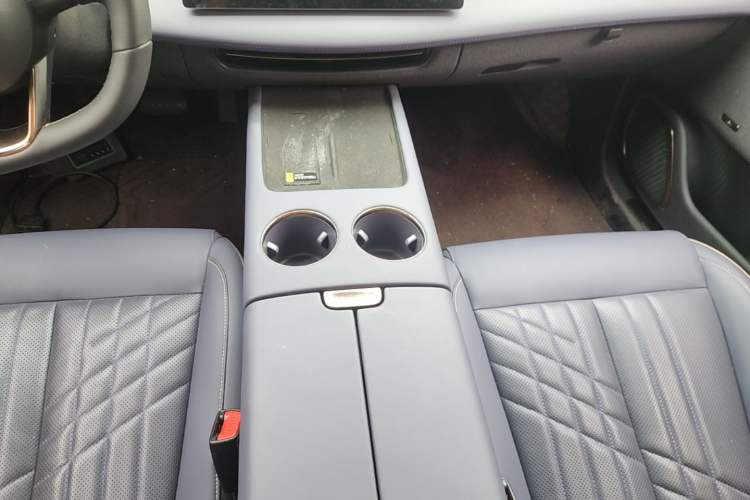 Used Baojun Enjoy 2025 Plug-in Hybrid 140km Luxury Edition Gear Lever