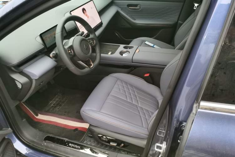 Used Baojun Enjoy 2025 Plug-in Hybrid 140km Luxury Edition Left Front Seat