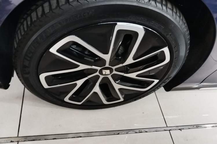 Used Baojun Enjoy 2025 Plug-in Hybrid 140km Luxury Edition Left Front Wheel Hub