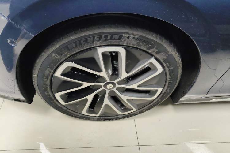Used Baojun Enjoy 2025 All-Electric 600km Luxury Edition Left Front Wheel Hub
