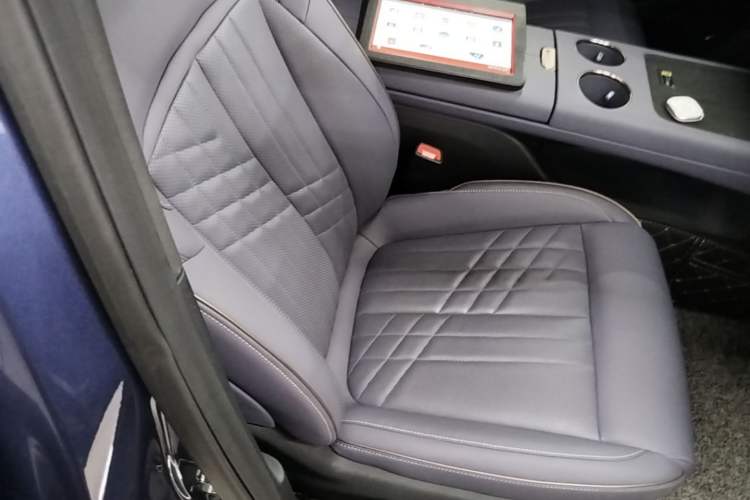 Used Baojun Enjoy 2025 Plug-in Hybrid 140km Luxury Edition Right Front Seat