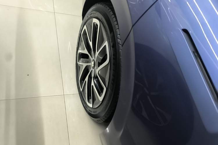 Used Baojun Enjoy 2025 All-Electric 600km Luxury Edition Right Rear Wheel Hub