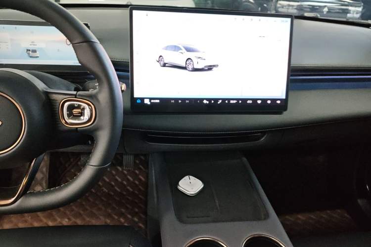Used Baojun Enjoy 2025 All-Electric 600km Standard Version Audio And AC Panel
