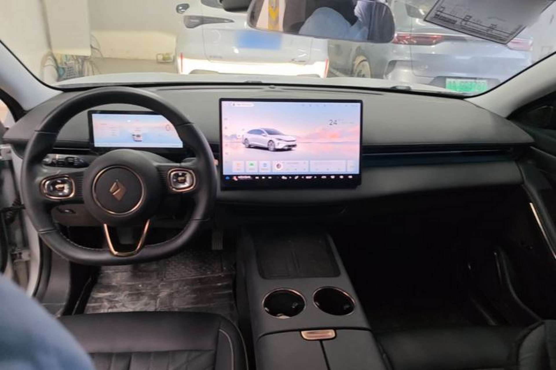 Used Baojun Enjoy 2025 Plug-in Hybrid 140km Luxury Edition Center Console