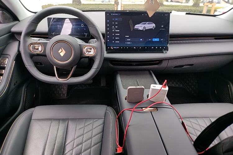 Used Baojun Enjoy 2025 Plug-in Hybrid 140km Luxury Edition Center Console