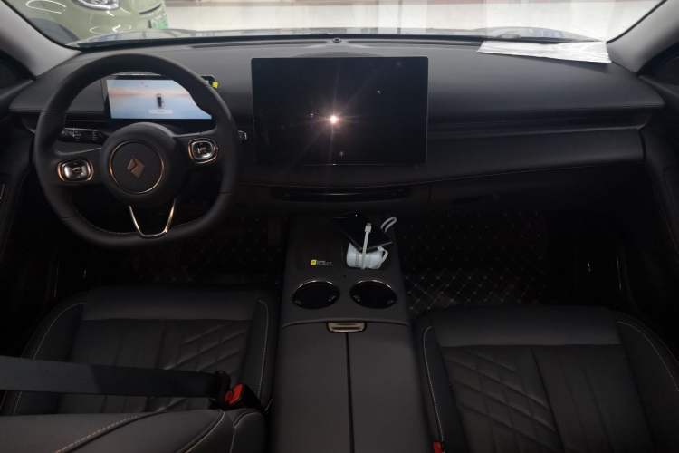 Used Baojun Enjoy 2025 All-Electric 600km Luxury Edition Center Console