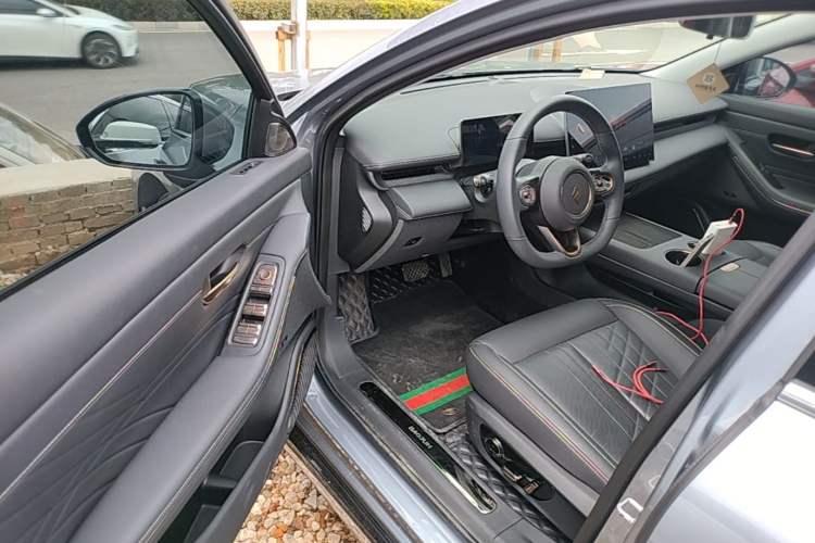 Used Baojun Enjoy 2025 Plug-in Hybrid 140km Luxury Edition Driver Seat
