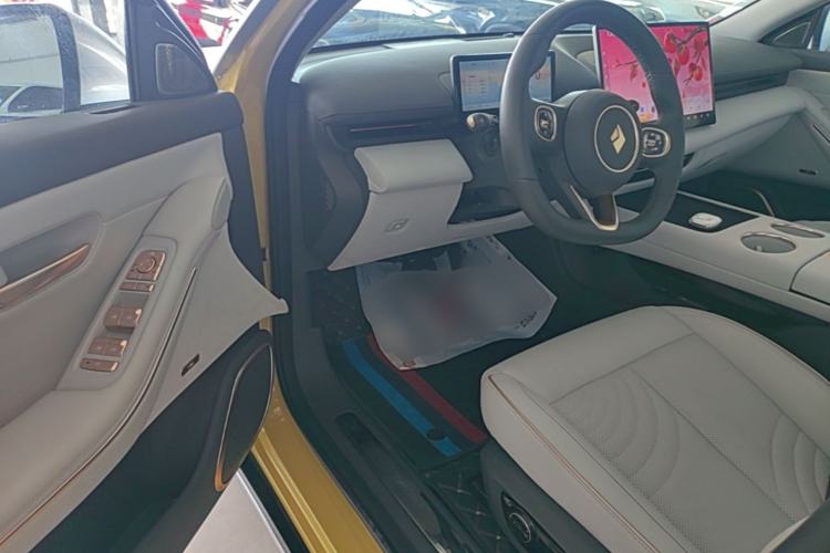 Used Baojun Enjoy 2025 Plug-in Hybrid 140km Luxury Edition Driver Seat