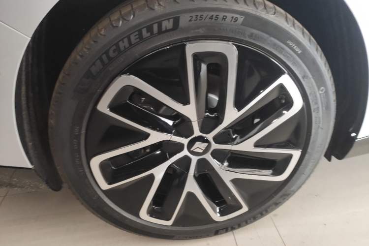 Used Baojun Enjoy 2025 Plug-in Hybrid 140km Luxury Edition Exterior 3