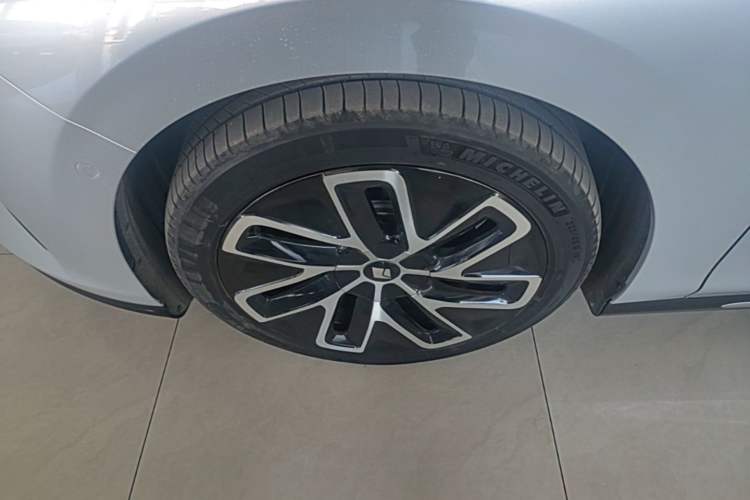 Used Baojun Enjoy 2025 Plug-in Hybrid 140km Luxury Edition Exterior 4