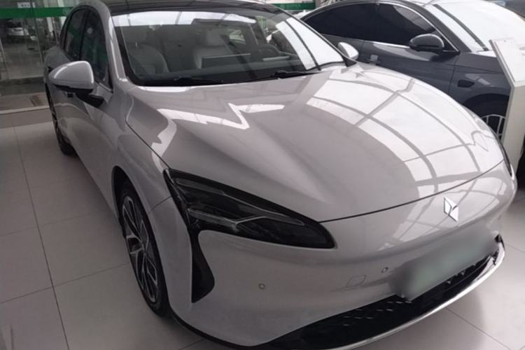 Used Baojun Enjoy 2025 All-Electric 600km Luxury Edition Front Right 45 Deg