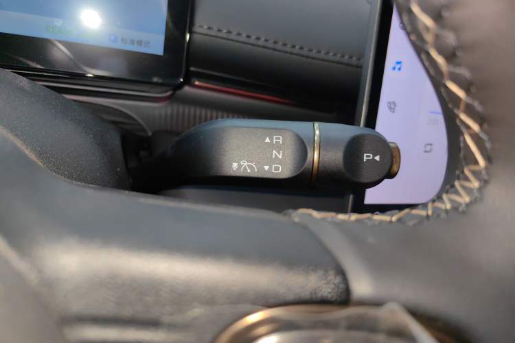 Used Baojun Enjoy 2025 Plug-in Hybrid 140km Luxury Edition Gear Lever