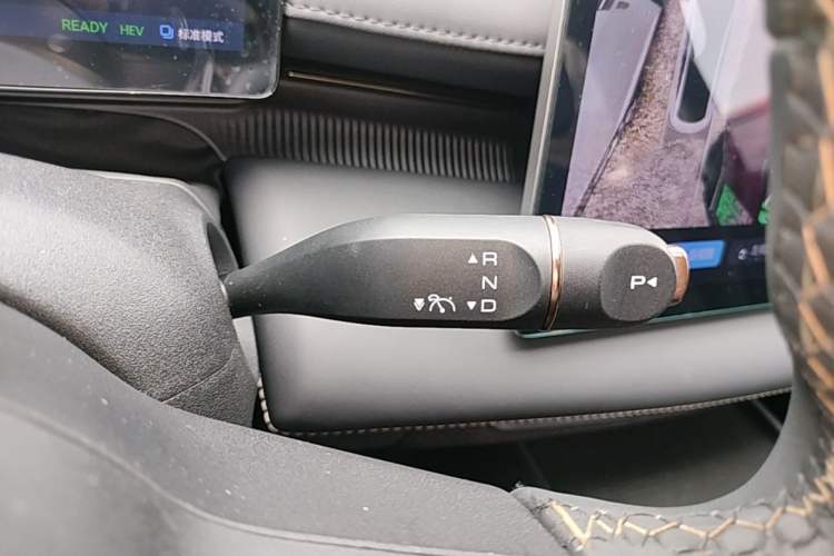 Used Baojun Enjoy 2025 Plug-in Hybrid 140km Luxury Edition Gear Lever