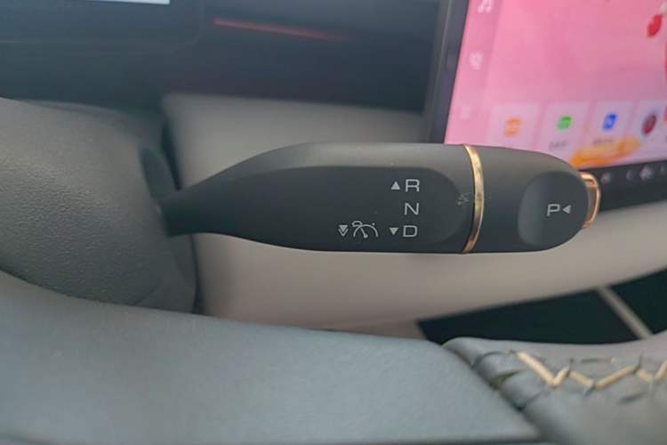 Used Baojun Enjoy 2025 Plug-in Hybrid 140km Luxury Edition Gear Lever