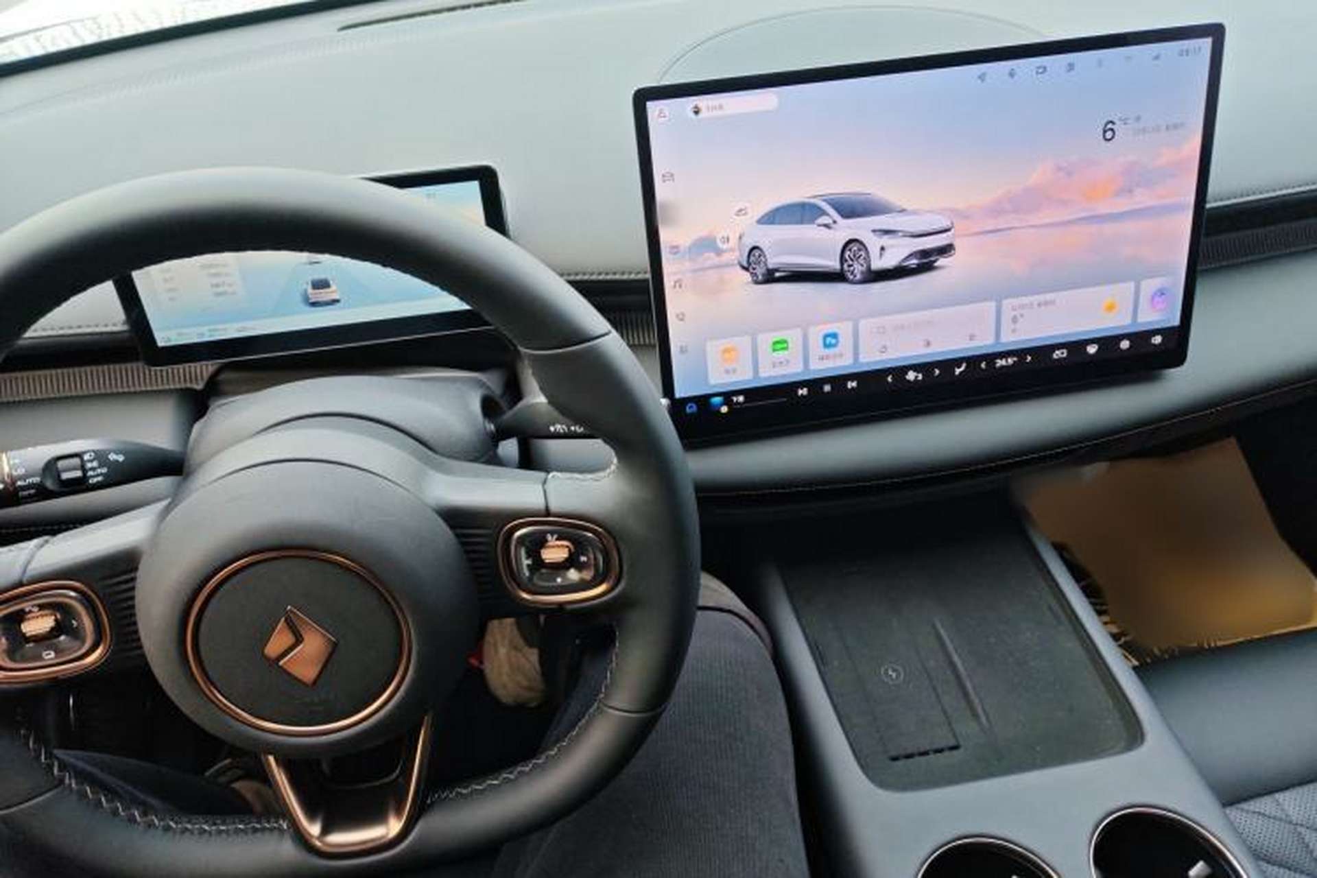 Used Baojun Enjoy 2025 Plug-in Hybrid 140km Luxury Edition Interior 2
