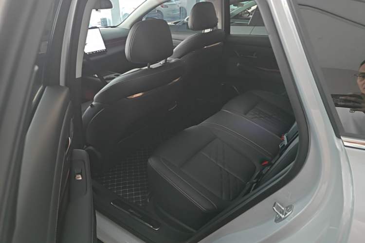 Used Baojun Enjoy 2025 Plug-in Hybrid 140km Luxury Edition Left Rear Seat